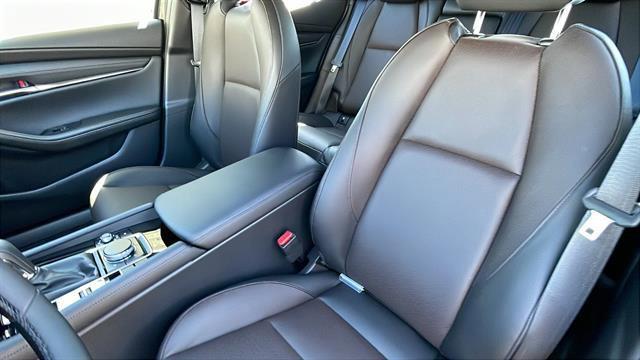 Photo of 2025 Machine Gray Metallic Mazda Mazda3