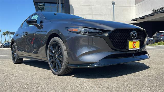 Photo of 2025 Machine Gray Metallic Mazda Mazda3