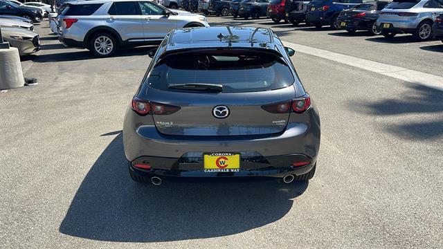 Photo of 2025 Machine Gray Metallic Mazda Mazda3