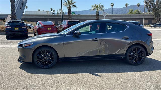 Photo of 2025 Machine Gray Metallic Mazda Mazda3