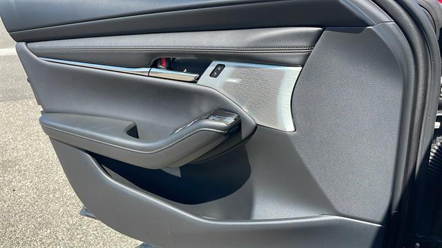 Photo of 2025 Machine Gray Metallic Mazda Mazda3