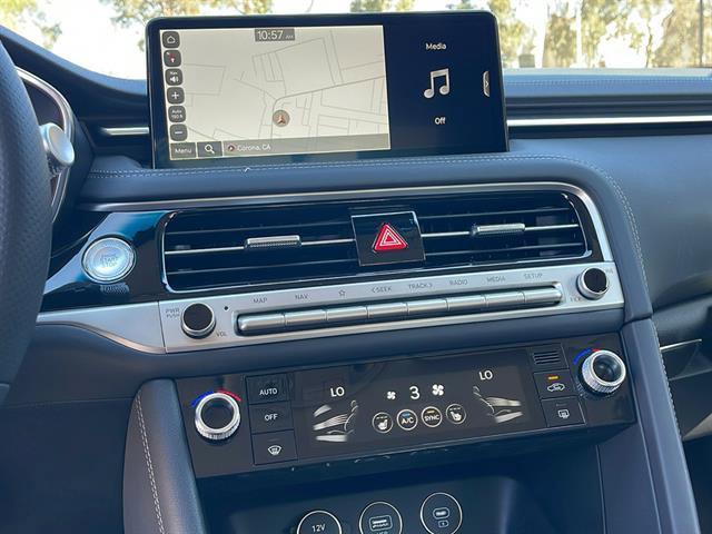 Photo of 2025 Makalu Gray Genesis G70
