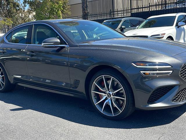 Photo of 2025 Makalu Gray Genesis G70
