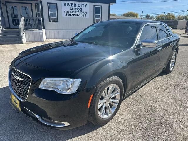 2016 Chrysler 300C