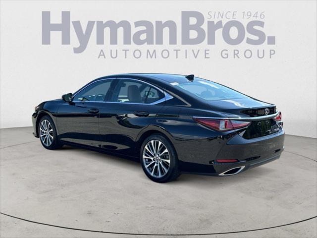 Photo of 2019 Obsidian Lexus ES 350