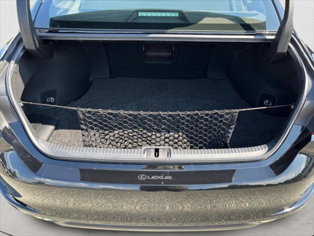 Photo of 2019 Obsidian Lexus ES 350