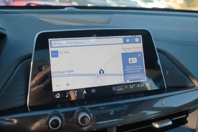 Photo of 2021 Crystal White Tricoat Cadillac CT4