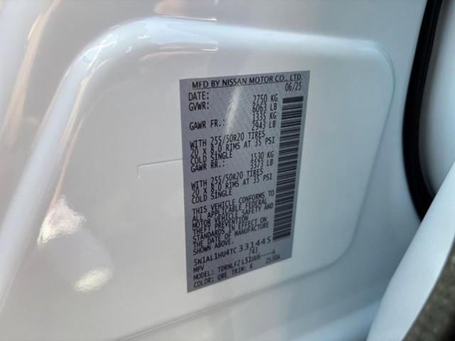 Photo of 2026 two tone radiant white INFINITI QX60