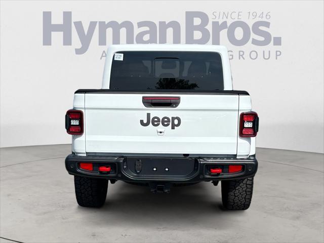 Photo of 2021 Bright White Clearcoat Jeep Gladiator