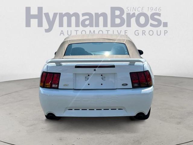 Photo of 2001 Oxford White Ford Mustang