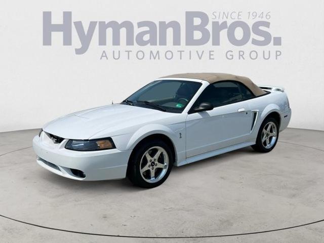 Photo of 2001 Oxford White Ford Mustang