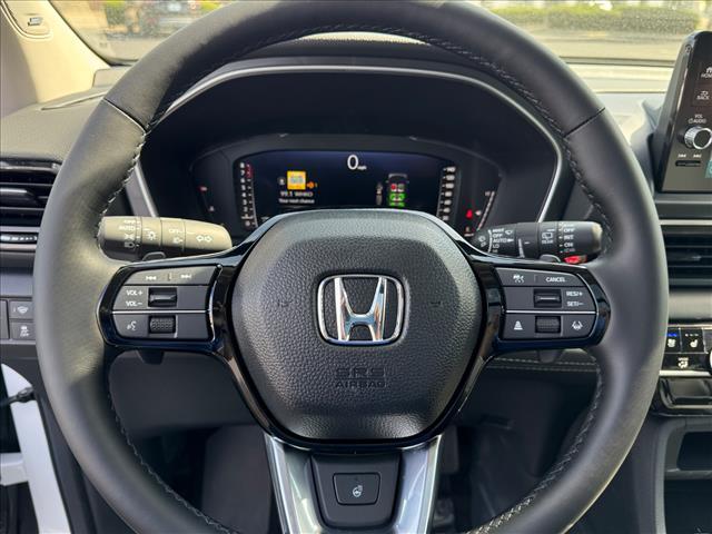 Photo of 2025 Platinum White Pearl Honda Pilot