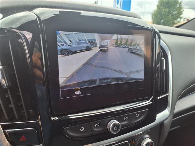 Photo of 2022 Mosaic Black Metallic Chevrolet Traverse
