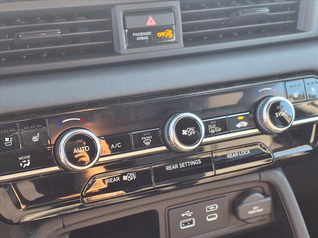 Photo of 2025 Crystal Black Pearl Honda Pilot