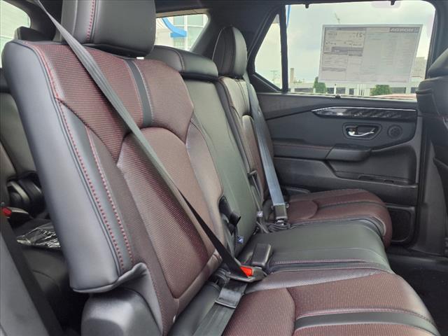 Photo of 2025 Crystal Black Pearl Honda Pilot