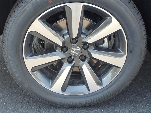Photo of 2025 Crystal Black Pearl Honda Pilot