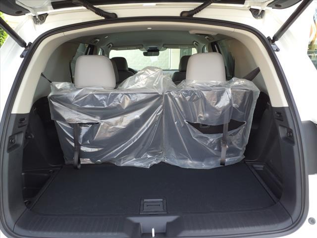 Photo of 2025 Lunar Silver Metallic Honda Pilot