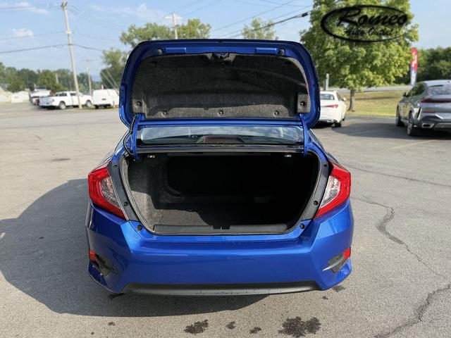 Photo of 2016 Blue Honda Civic