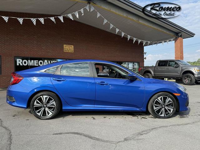 Photo of 2016 Blue Honda Civic