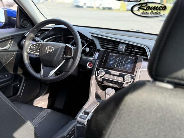 Photo of 2016 Blue Honda Civic