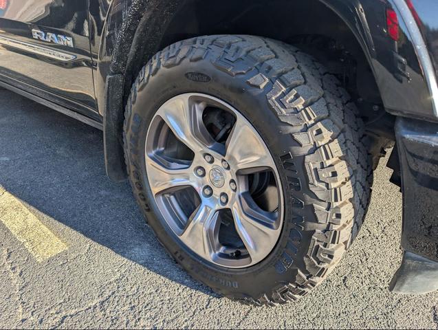 Photo of 2020 Diamond Black Crystal Pearlcoat RAM 1500