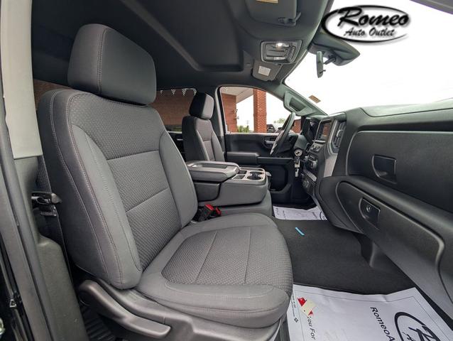 Photo of 2021 Black Chevrolet Silverado 1500