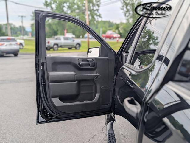 Photo of 2021 Black Chevrolet Silverado 1500