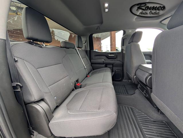 Photo of 2021 Black Chevrolet Silverado 1500