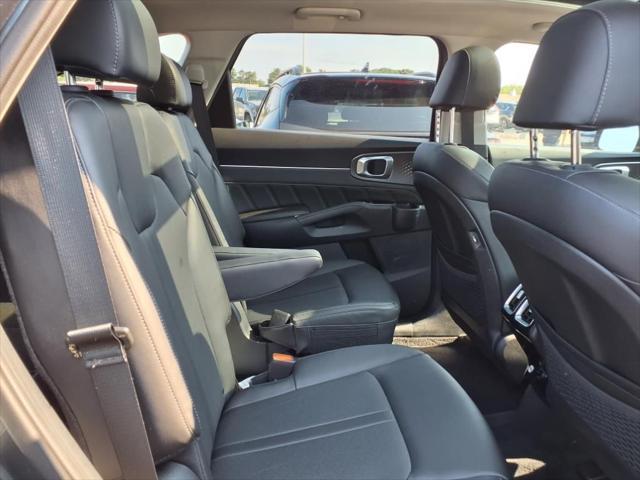 Photo of 2022 Gravity Grey Kia Sorento