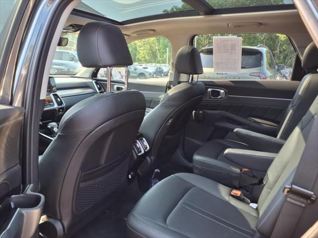 Photo of 2022 Gravity Grey Kia Sorento