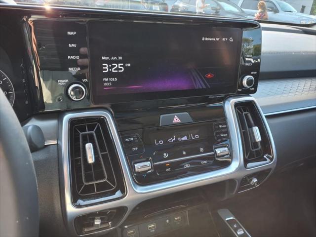 Photo of 2022 Gravity Grey Kia Sorento