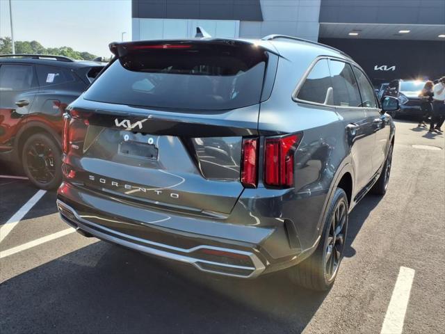 Photo of 2022 Gravity Grey Kia Sorento