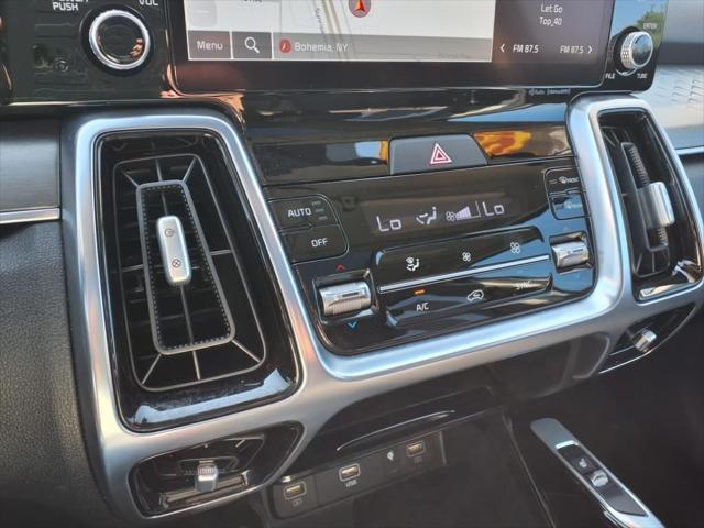 Photo of 2022 Gravity Grey Kia Sorento