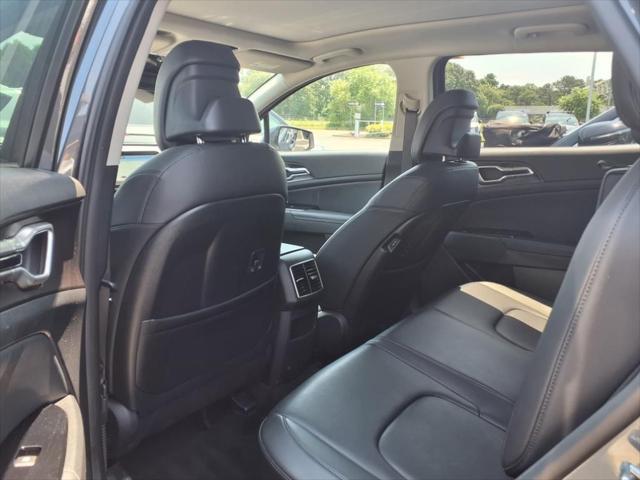 Photo of 2023 Gravity Gray Kia Sportage Hybrid