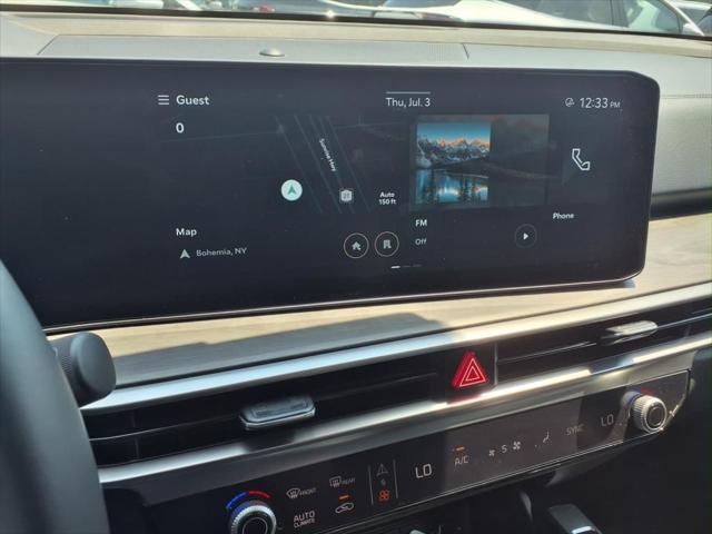 Photo of 2024 Glacial White Pearl Kia Sorento