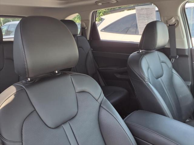 Photo of 2024 Glacial White Pearl Kia Sorento