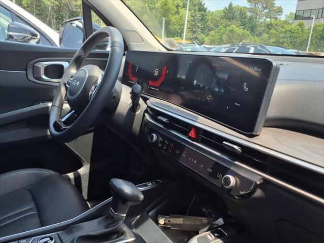 Photo of 2024 Glacial White Pearl Kia Sorento