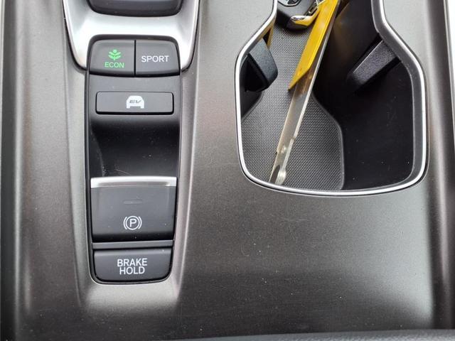 Photo of 2022 Gray Honda Accord Hybrid