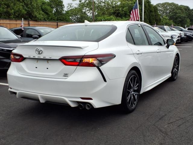 Photo of 2022 White Toyota Camry