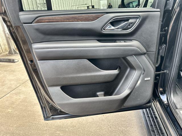 Photo of 2021 Black Chevrolet Suburban