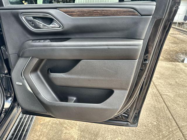 Photo of 2021 Black Chevrolet Suburban