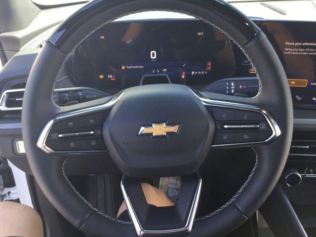 Photo of 2025 Summit White Chevrolet Traverse