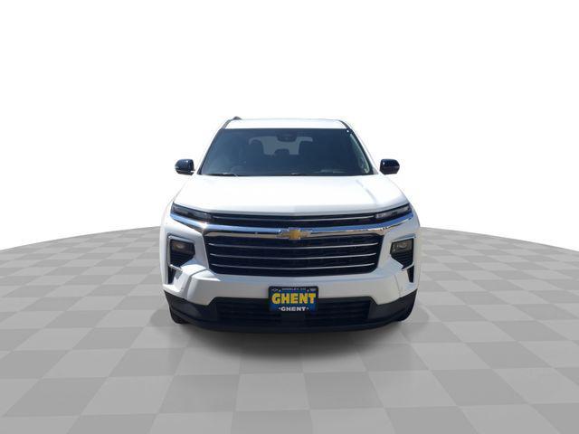 Photo of 2025 Summit White Chevrolet Traverse