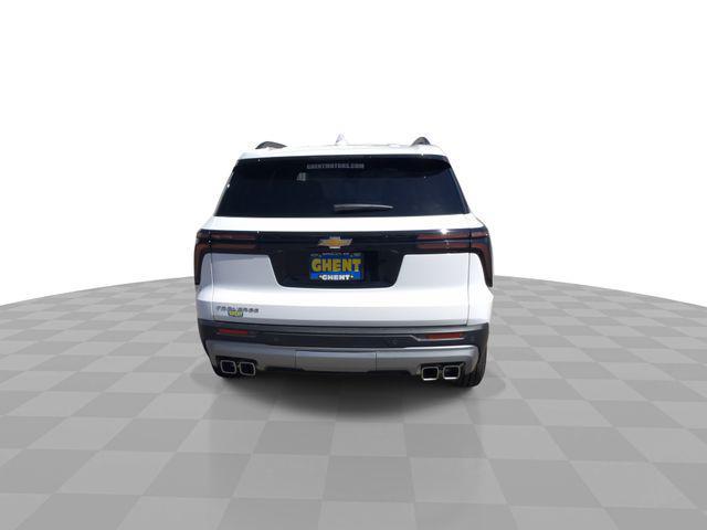 Photo of 2025 Summit White Chevrolet Traverse