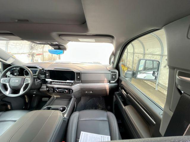 Photo of 2024 Summit White Chevrolet Silverado 2500