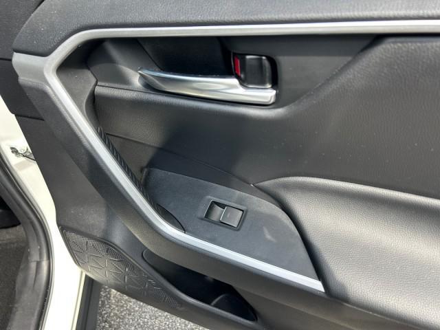 Photo of 2022 White Toyota RAV4