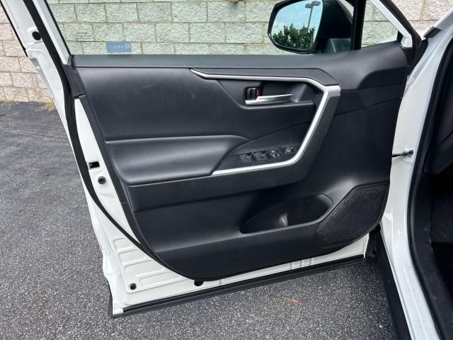 Photo of 2022 White Toyota RAV4