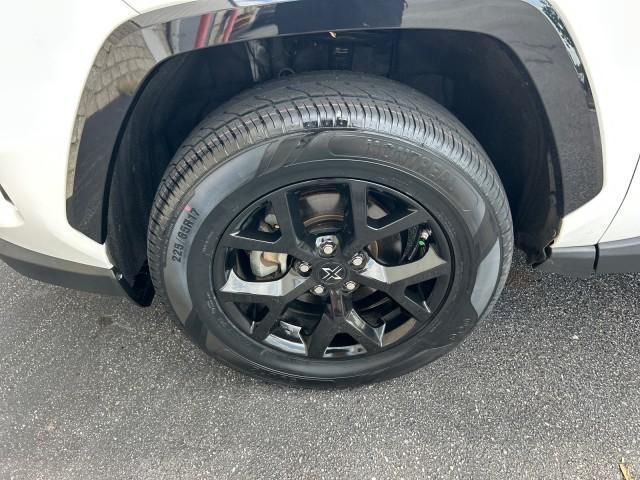 Photo of 2022 White Toyota RAV4