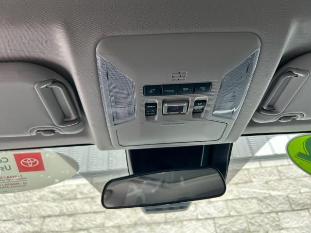 Photo of 2022 White Toyota RAV4