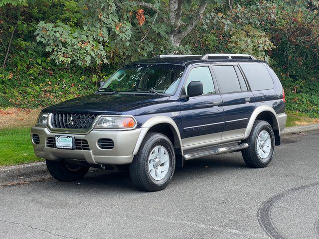 Photo of 2004 Blue Mitsubishi Montero Sport